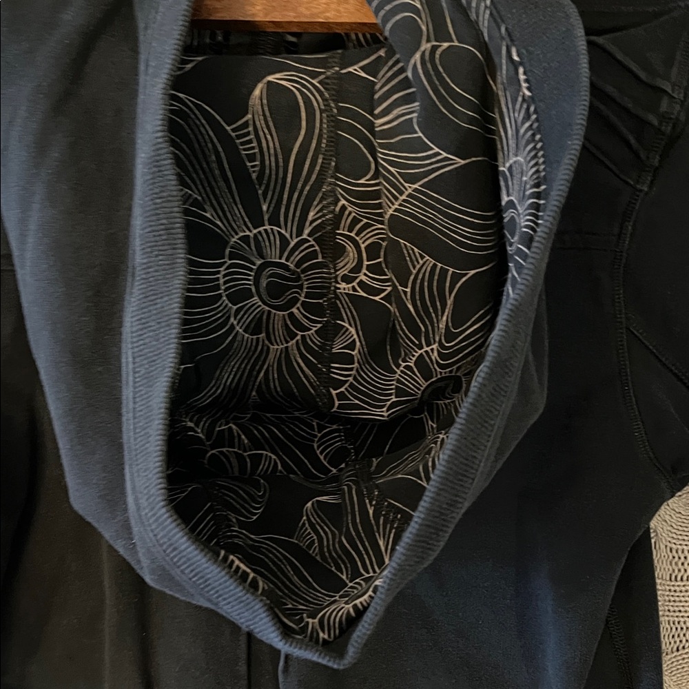 Lululemon Athletica Navy Zip-Up Jacket / hoodie - Picture 7 of 9